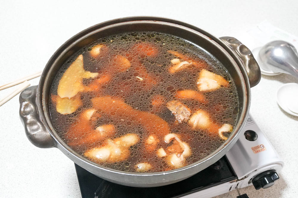 高雄土雞城推薦[綠野山莊花園餐廳]高雄最多雞肉料理的土雞城!隱藏在觀音山30餘年的在地人必推土雞城!