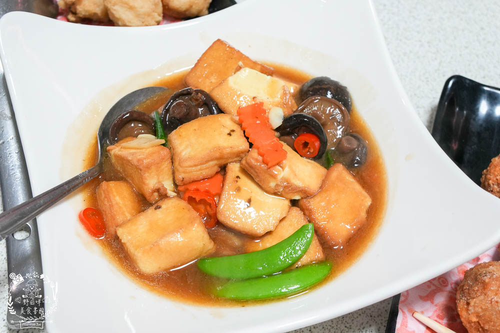 高雄土雞城推薦[綠野山莊花園餐廳]高雄最多雞肉料理的土雞城!隱藏在觀音山30餘年的在地人必推土雞城!