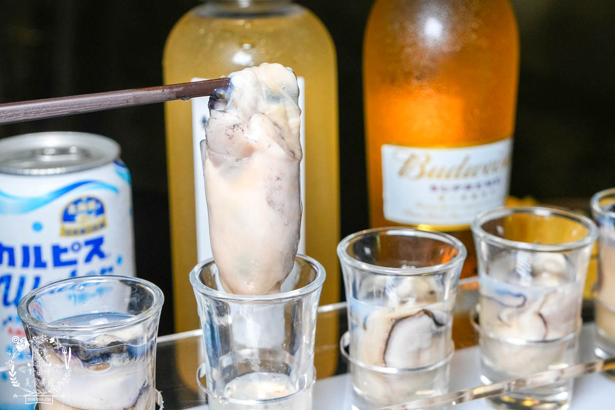 高雄宵夜推薦[賣烤魚的。]銷魂Q彈的麻辣跳跳蛙超特別!經典必吃的招牌廣西烤魚與生蠔杯鮮美推薦!