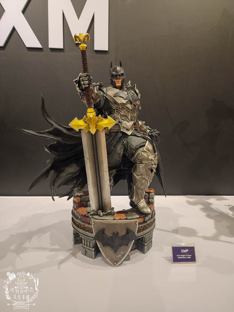 夢時代免費展覽[香港潮流公仔聯展]超過20座的大型FRP展品＋有趣打卡牆大人小孩都喜歡！