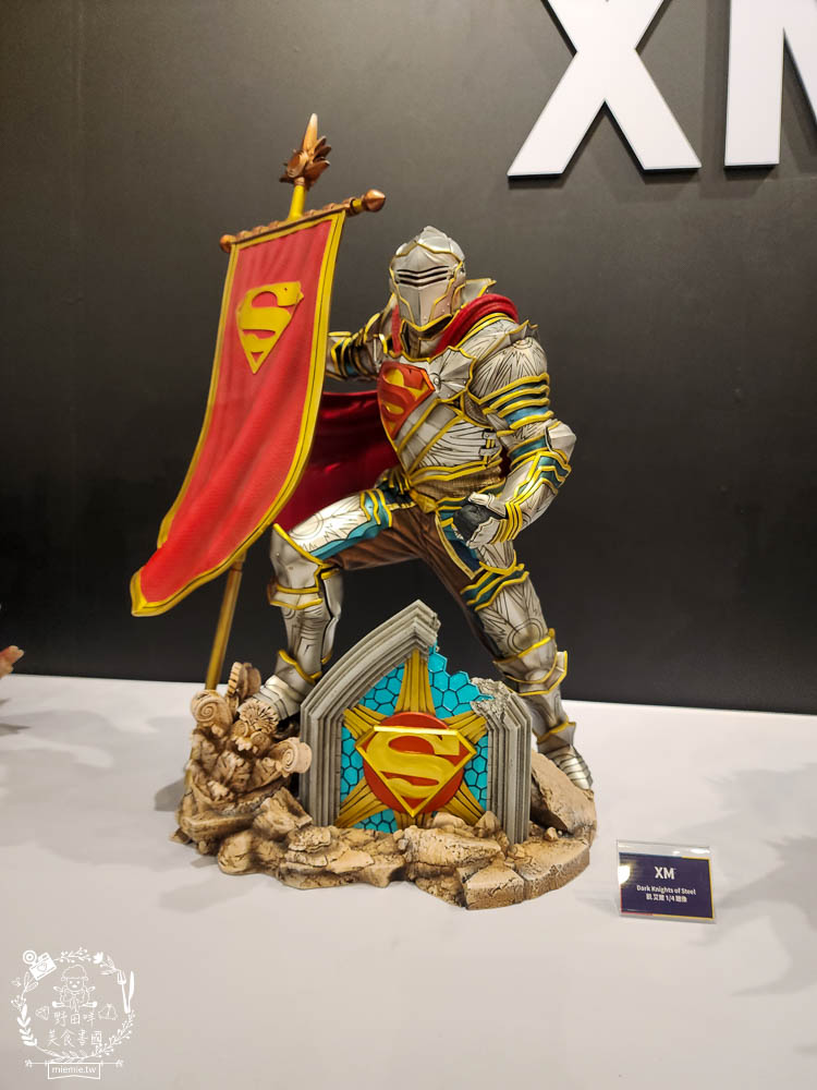 夢時代免費展覽[香港潮流公仔聯展]超過20座的大型FRP展品＋有趣打卡牆大人小孩都喜歡！