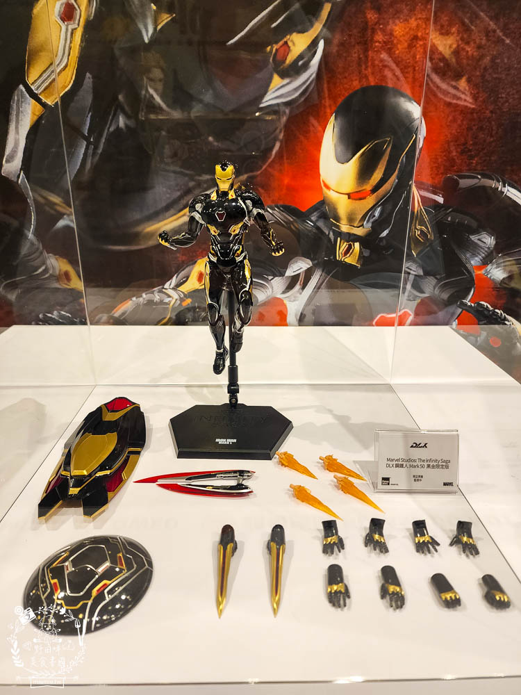 夢時代免費展覽[香港潮流公仔聯展]超過20座的大型FRP展品＋有趣打卡牆大人小孩都喜歡！