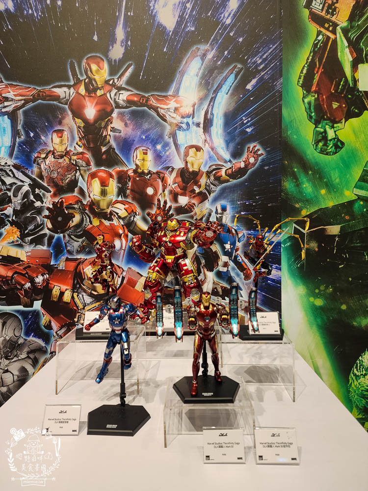 夢時代免費展覽[香港潮流公仔聯展]超過20座的大型FRP展品＋有趣打卡牆大人小孩都喜歡！