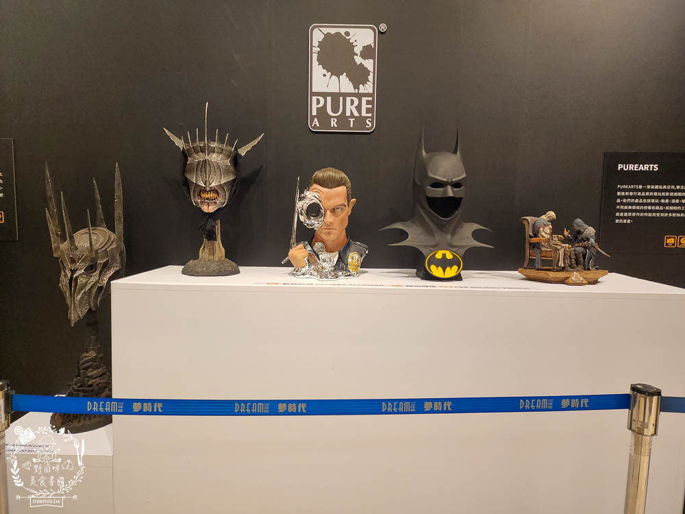 夢時代免費展覽[香港潮流公仔聯展]超過20座的大型FRP展品＋有趣打卡牆大人小孩都喜歡！