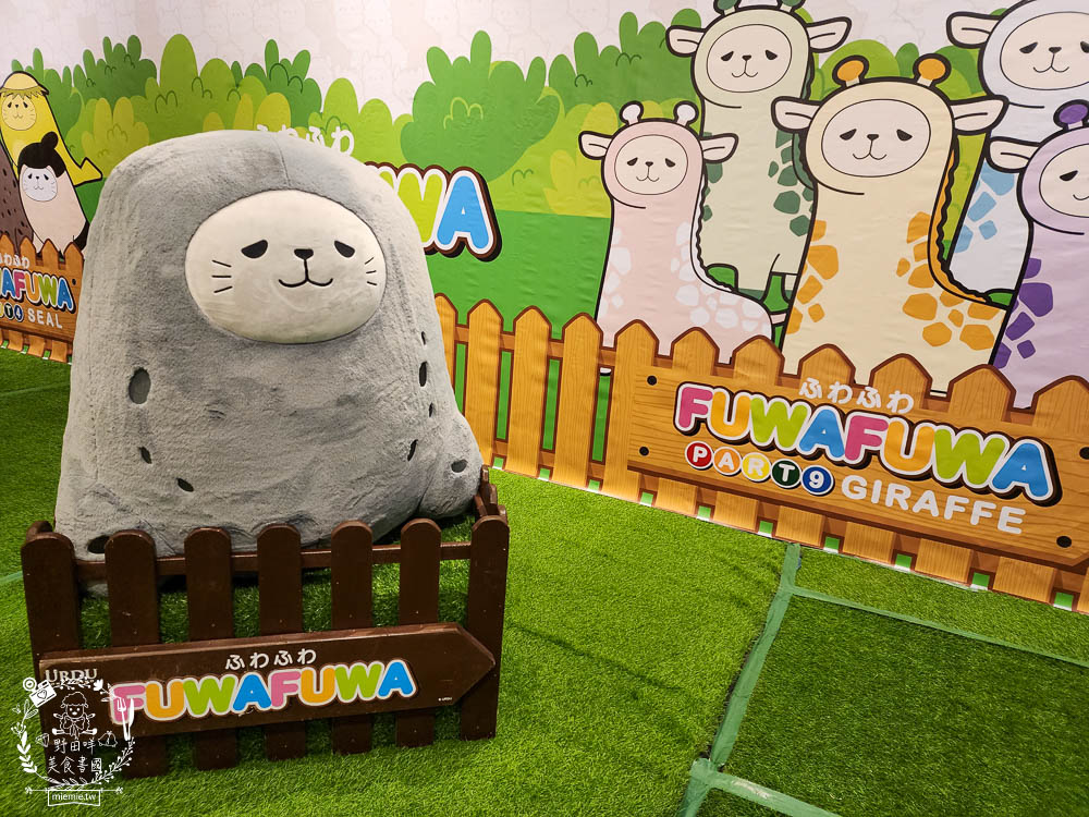 夢時代免費展覽[香港潮流公仔聯展]超過20座的大型FRP展品＋有趣打卡牆大人小孩都喜歡！