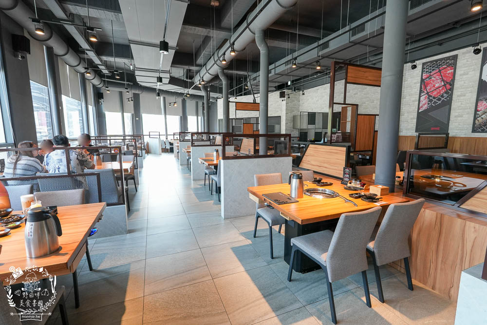 鳥松燒肉推薦[燒肉無双]文山特區超人氣景觀燒肉餐廳!開胃冰沙居然可以無限暢飲的高雄燒肉?