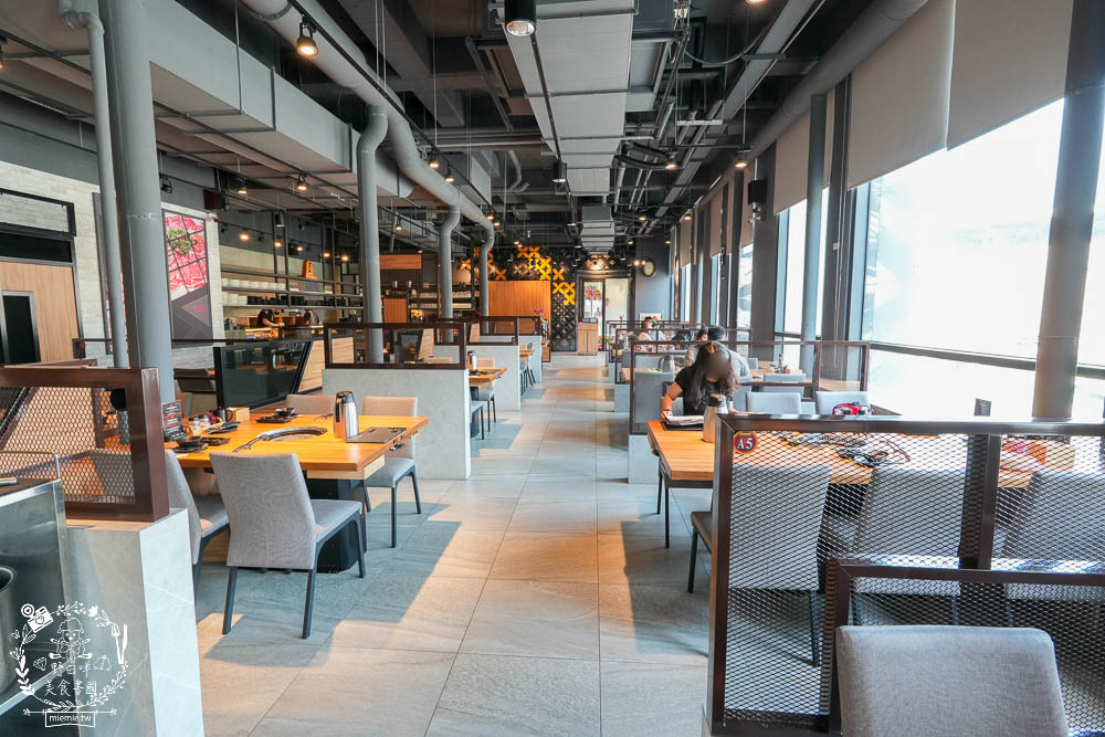 鳥松燒肉推薦[燒肉無双]文山特區超人氣景觀燒肉餐廳!開胃冰沙居然可以無限暢飲的高雄燒肉?