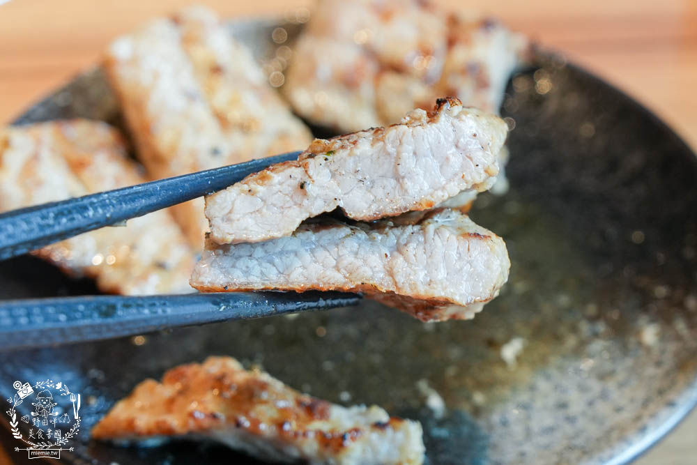 鳥松燒肉推薦[燒肉無双]文山特區超人氣景觀燒肉餐廳!開胃冰沙居然可以無限暢飲的高雄燒肉?