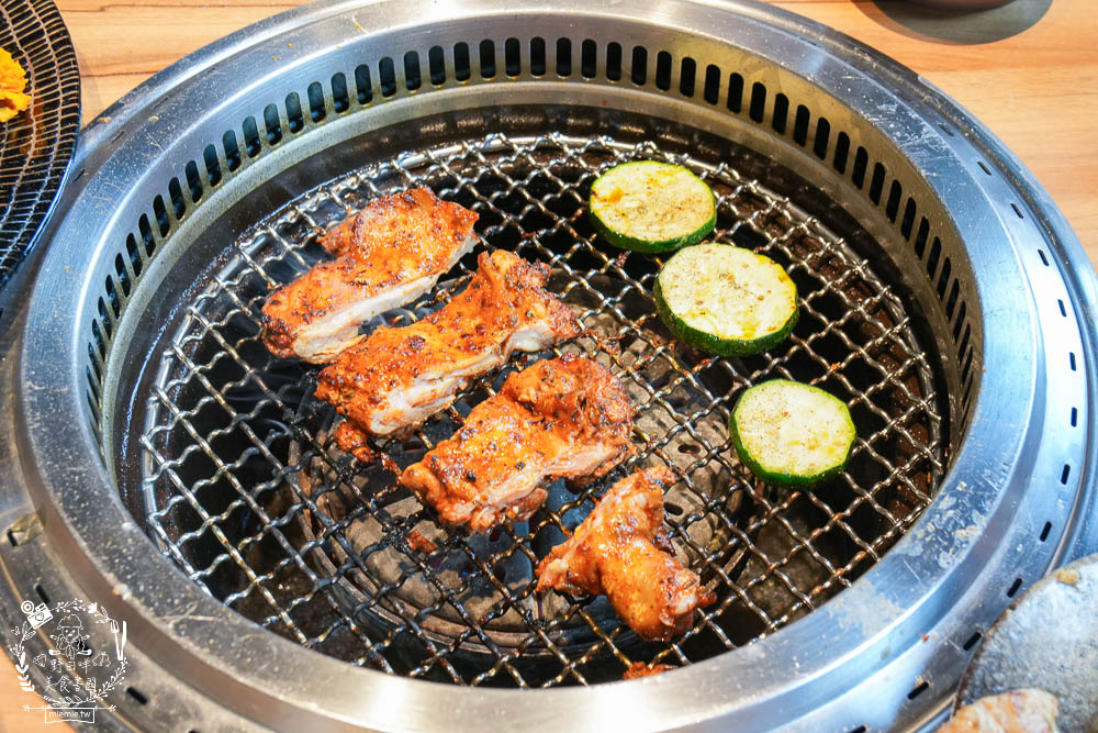 鳥松燒肉推薦[燒肉無双]文山特區超人氣景觀燒肉餐廳!開胃冰沙居然可以無限暢飲的高雄燒肉?