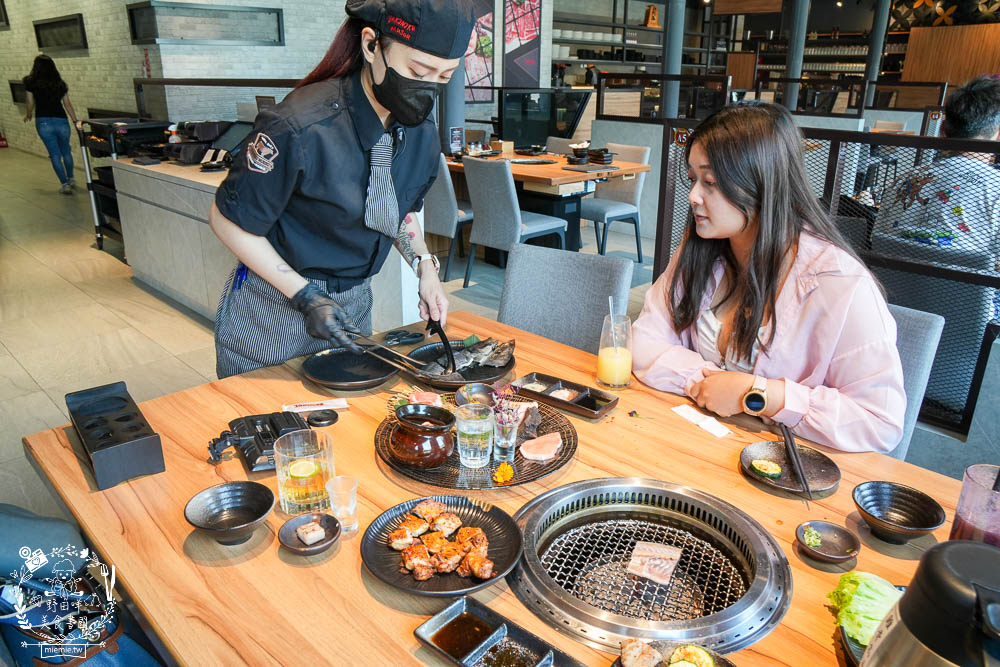 鳥松燒肉推薦[燒肉無双]文山特區超人氣景觀燒肉餐廳!開胃冰沙居然可以無限暢飲的高雄燒肉?