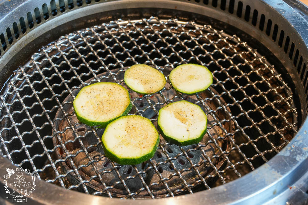 鳥松燒肉推薦[燒肉無双]文山特區超人氣景觀燒肉餐廳!開胃冰沙居然可以無限暢飲的高雄燒肉?