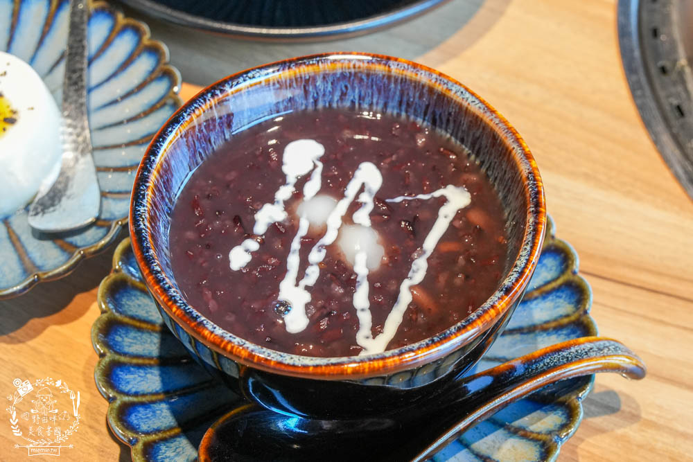 鳥松燒肉推薦[燒肉無双]文山特區超人氣景觀燒肉餐廳!開胃冰沙居然可以無限暢飲的高雄燒肉?