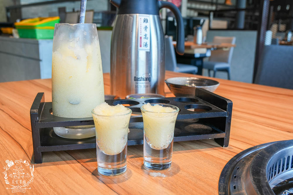 鳥松燒肉推薦[燒肉無双]文山特區超人氣景觀燒肉餐廳!開胃冰沙居然可以無限暢飲的高雄燒肉?