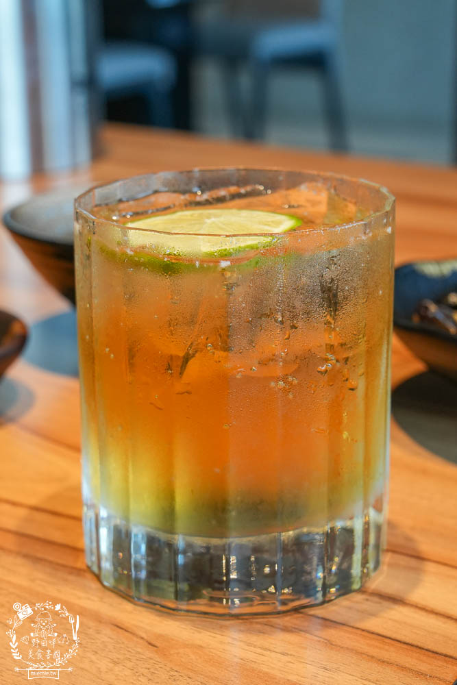 鳥松燒肉推薦[燒肉無双]文山特區超人氣景觀燒肉餐廳!開胃冰沙居然可以無限暢飲的高雄燒肉?