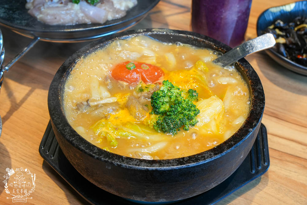 鳥松燒肉推薦[燒肉無双]文山特區超人氣景觀燒肉餐廳!開胃冰沙居然可以無限暢飲的高雄燒肉?