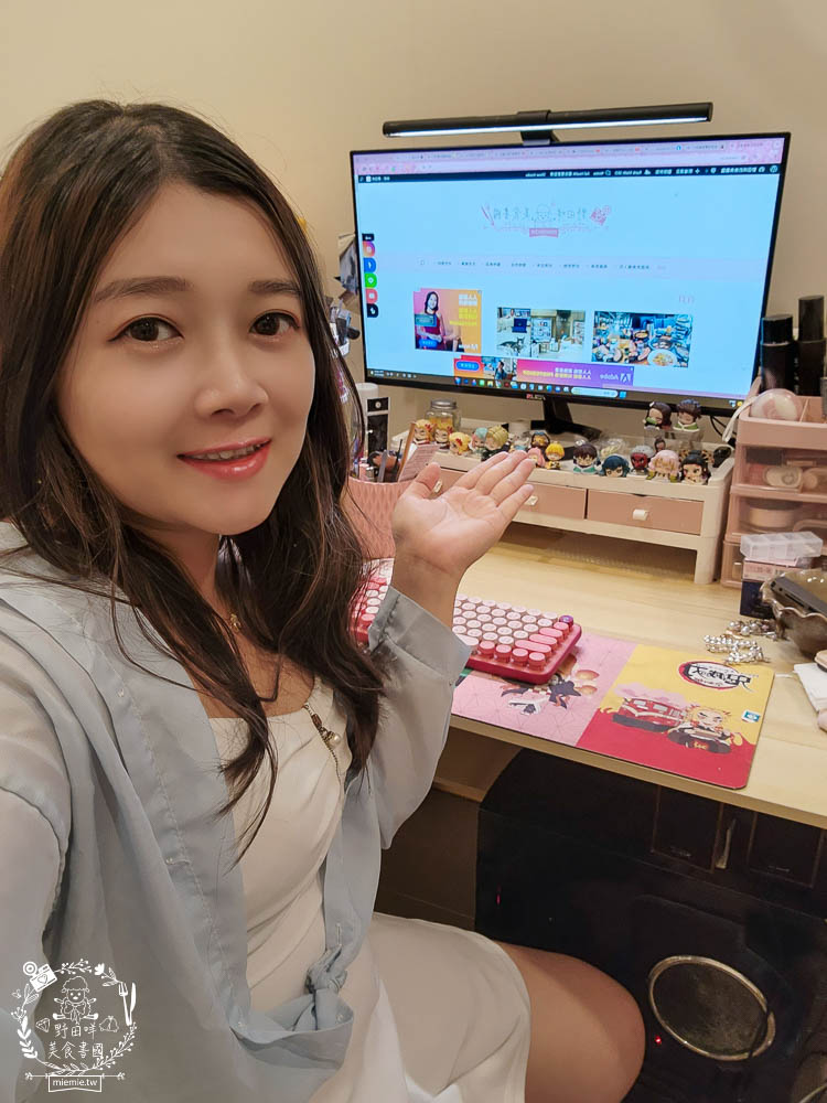 BenQ ScreenBar螢幕智能掛燈|榮獲 iF 國際大獎!獨家非對稱光型有效避免螢幕反光!無藍光危害獲得歐盟雙認證!