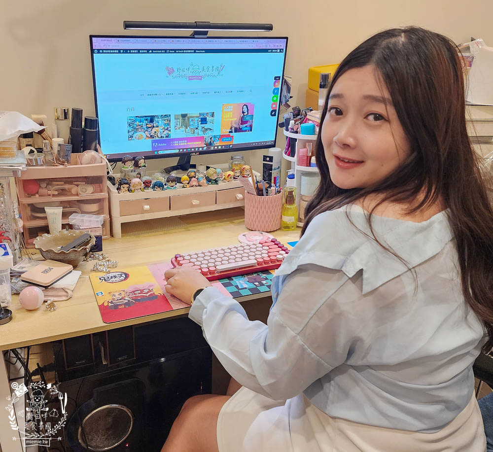 BenQ ScreenBar螢幕智能掛燈|榮獲 iF 國際大獎!獨家非對稱光型有效避免螢幕反光!無藍光危害獲得歐盟雙認證!