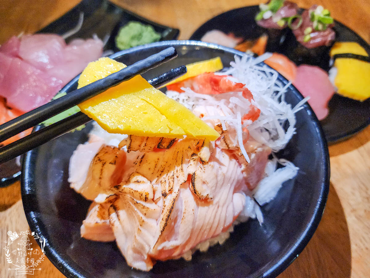 二丁前日本料理手作壽司|鳳山CP值超高的生魚片丼飯!鮭魚親子丼份量很多只要200元?!