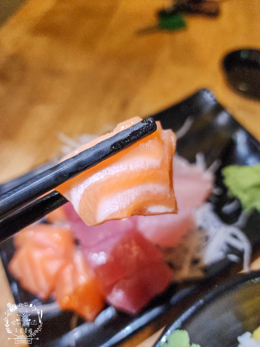 二丁前日本料理手作壽司|鳳山CP值超高的生魚片丼飯!鮭魚親子丼份量很多只要200元?!