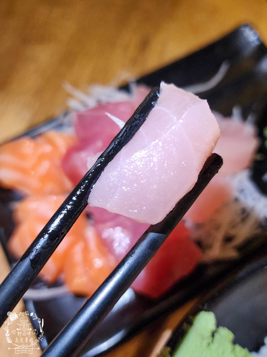 二丁前日本料理手作壽司|鳳山CP值超高的生魚片丼飯!鮭魚親子丼份量很多只要200元?!