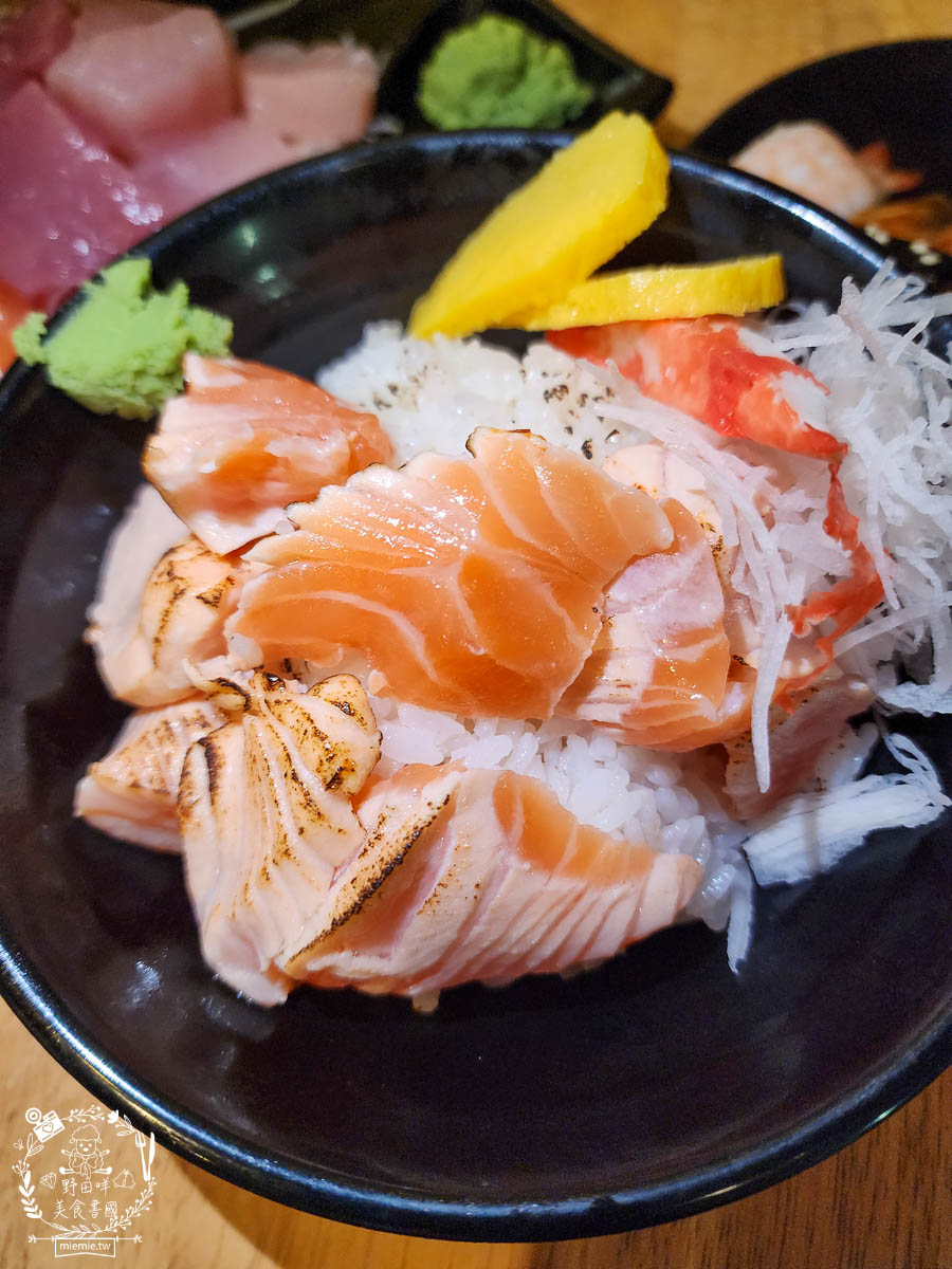 二丁前日本料理手作壽司|鳳山CP值超高的生魚片丼飯!鮭魚親子丼份量很多只要200元?!