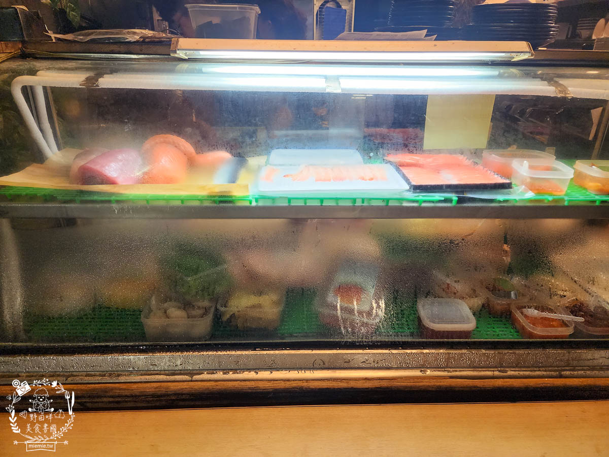 二丁前日本料理手作壽司|鳳山CP值超高的生魚片丼飯!鮭魚親子丼份量很多只要200元?!