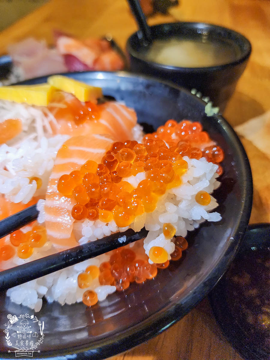 二丁前日本料理手作壽司|鳳山CP值超高的生魚片丼飯!鮭魚親子丼份量很多只要200元?!