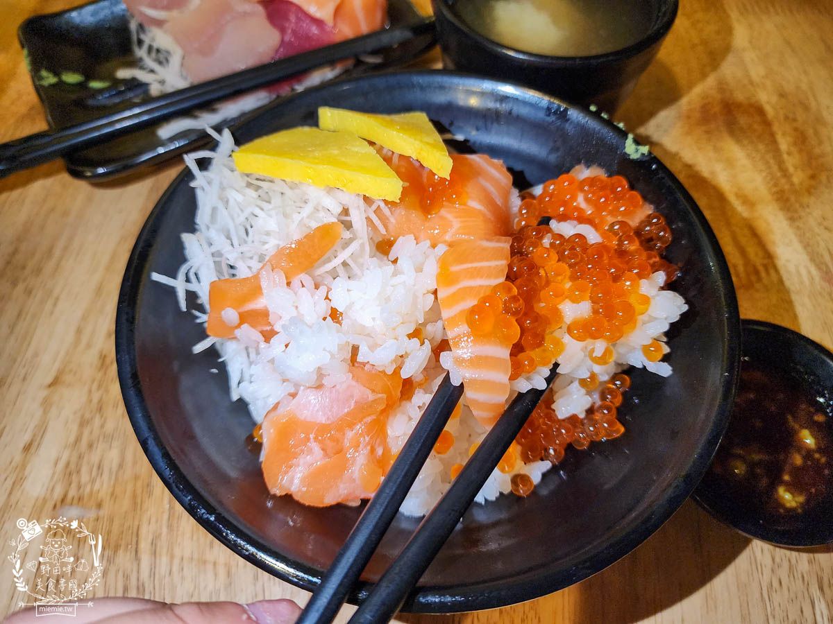二丁前日本料理手作壽司|鳳山CP值超高的生魚片丼飯!鮭魚親子丼份量很多只要200元?!
