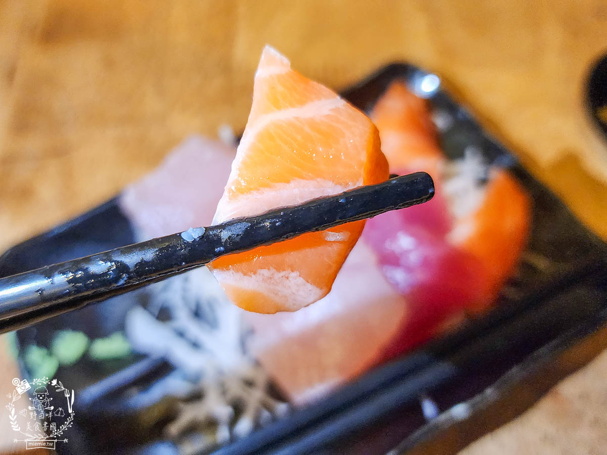 二丁前日本料理手作壽司|鳳山CP值超高的生魚片丼飯!鮭魚親子丼份量很多只要200元?!