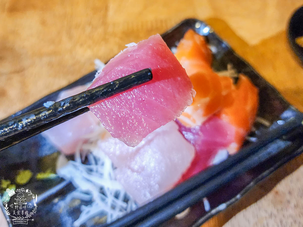 二丁前日本料理手作壽司|鳳山CP值超高的生魚片丼飯!鮭魚親子丼份量很多只要200元?!