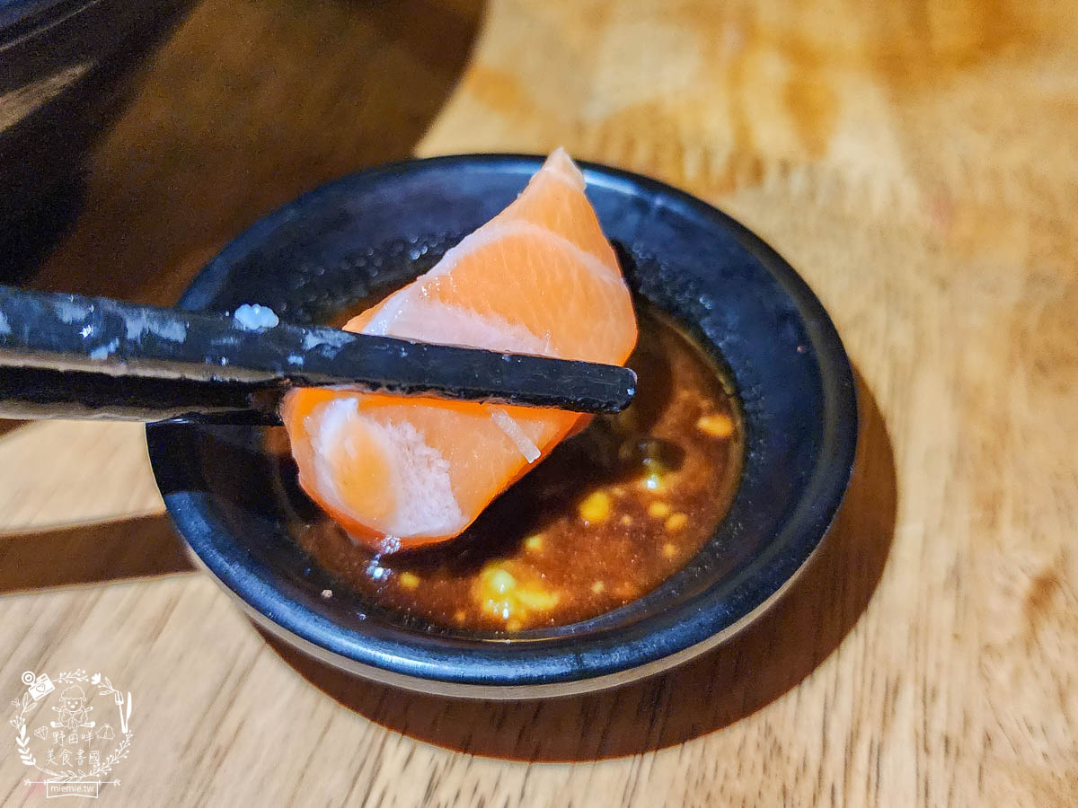 二丁前日本料理手作壽司|鳳山CP值超高的生魚片丼飯!鮭魚親子丼份量很多只要200元?!