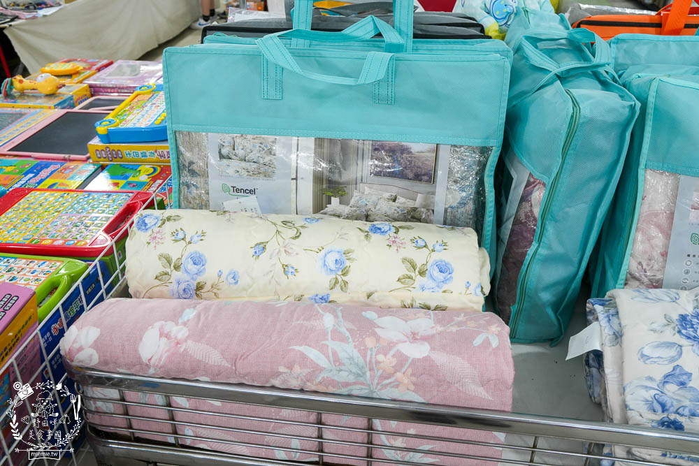 多利寶寢具特賣會|工廠直營床包+涼被+床罩+枕頭最低2折低價出清!超低價990買一送一買越多越划算!