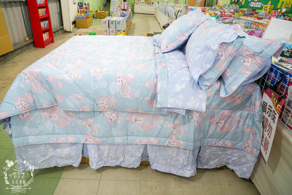 多利寶寢具特賣會|工廠直營床包+涼被+床罩+枕頭最低2折低價出清!超低價990買一送一買越多越划算!