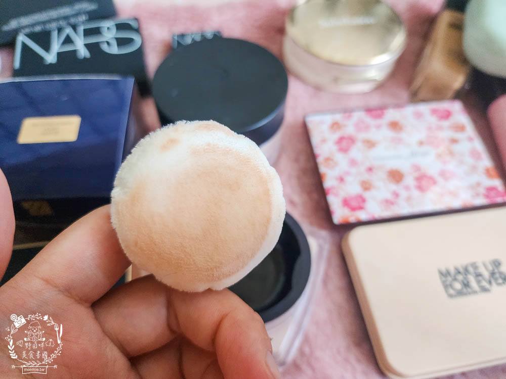 專櫃蜜粉評比推薦!dcard上超多女生推薦的蜜粉!超控油持妝蜜粉推薦!蘭蔻|muf|雅詩蘭黛|nars