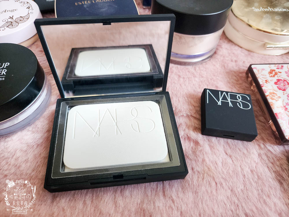 專櫃蜜粉評比推薦!dcard上超多女生推薦的蜜粉!超控油持妝蜜粉推薦!蘭蔻|muf|雅詩蘭黛|nars