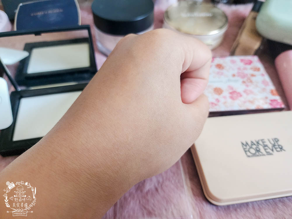 專櫃蜜粉評比推薦!dcard上超多女生推薦的蜜粉!超控油持妝蜜粉推薦!蘭蔻|muf|雅詩蘭黛|nars