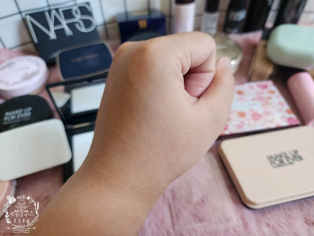 專櫃蜜粉評比推薦!dcard上超多女生推薦的蜜粉!超控油持妝蜜粉推薦!蘭蔻|muf|雅詩蘭黛|nars