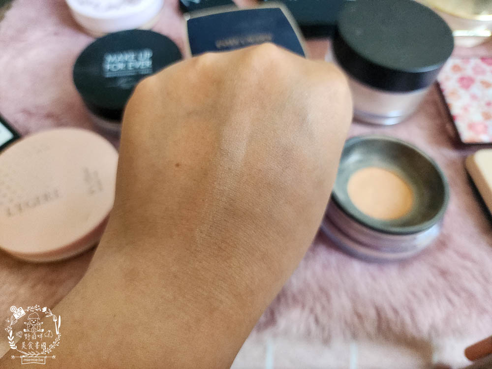 專櫃蜜粉評比推薦!dcard上超多女生推薦的蜜粉!超控油持妝蜜粉推薦!蘭蔻|muf|雅詩蘭黛|nars