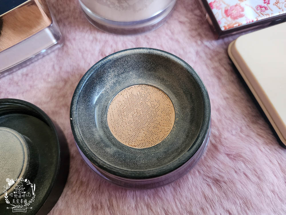 專櫃蜜粉評比推薦!dcard上超多女生推薦的蜜粉!超控油持妝蜜粉推薦!蘭蔻|muf|雅詩蘭黛|nars