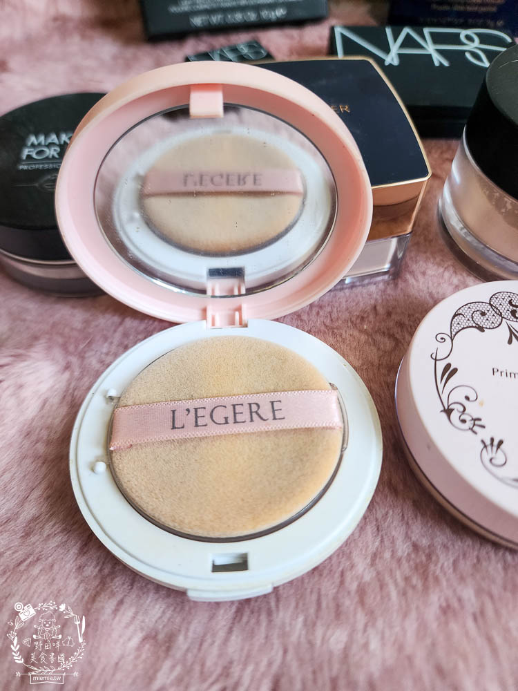 專櫃蜜粉評比推薦!dcard上超多女生推薦的蜜粉!超控油持妝蜜粉推薦!蘭蔻|muf|雅詩蘭黛|nars