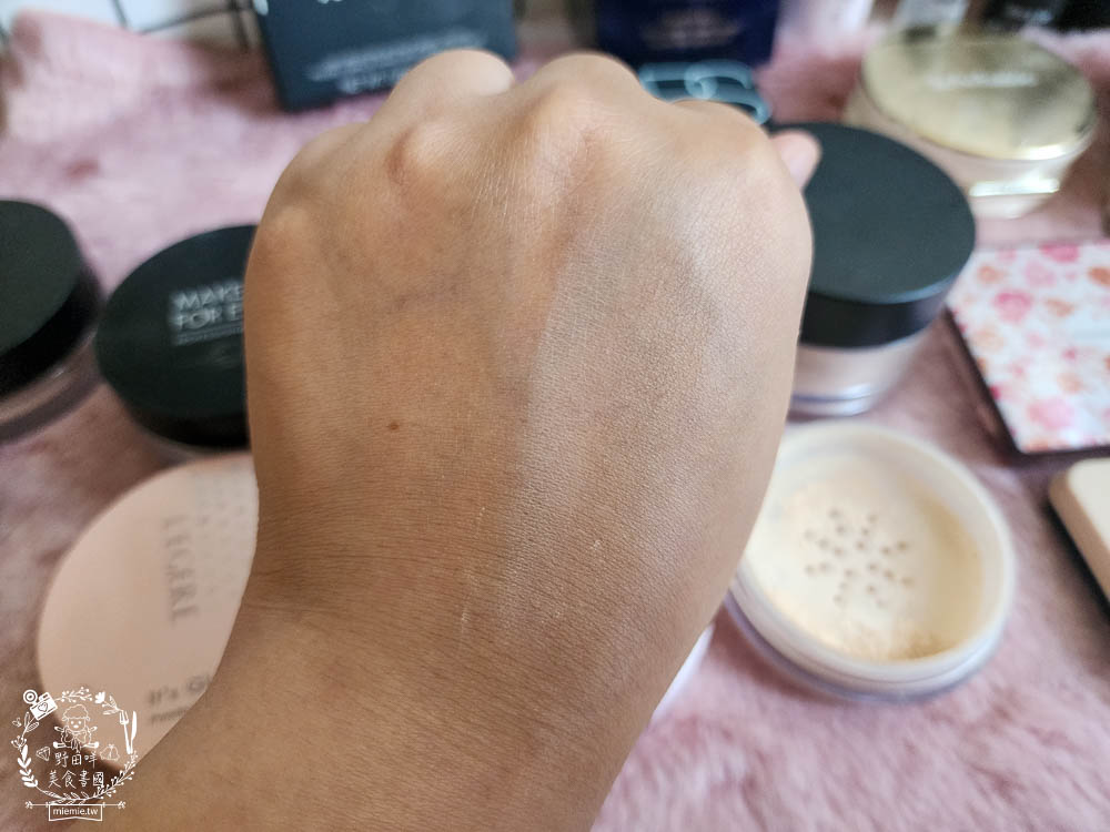 專櫃蜜粉評比推薦!dcard上超多女生推薦的蜜粉!超控油持妝蜜粉推薦!蘭蔻|muf|雅詩蘭黛|nars