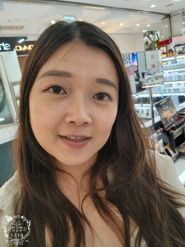 新版與舊版蘭蔻零粉感超持久粉底液評比!幫dcard網友解惑!蘭蔻粉底液同色號是否有差異？