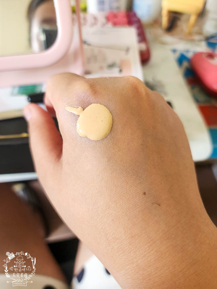 專櫃粉底液評比!油性肌膚超適合的控油持妝粉底液!炎炎夏日不脫妝的專櫃粉底液推薦!