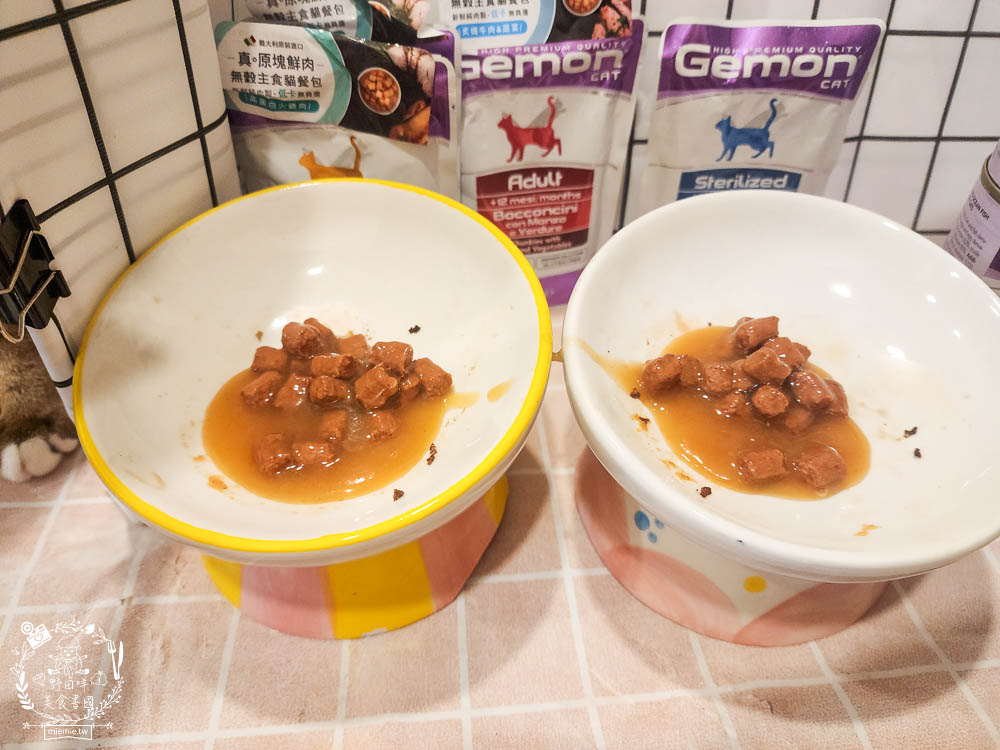 2024寵物糧推薦[品果國際義大利啟蒙寵糧低敏配方寵物飼料開箱]低塩低鎂含量有助保護腎臟功能健康!主食罐與餐包適口性很好!