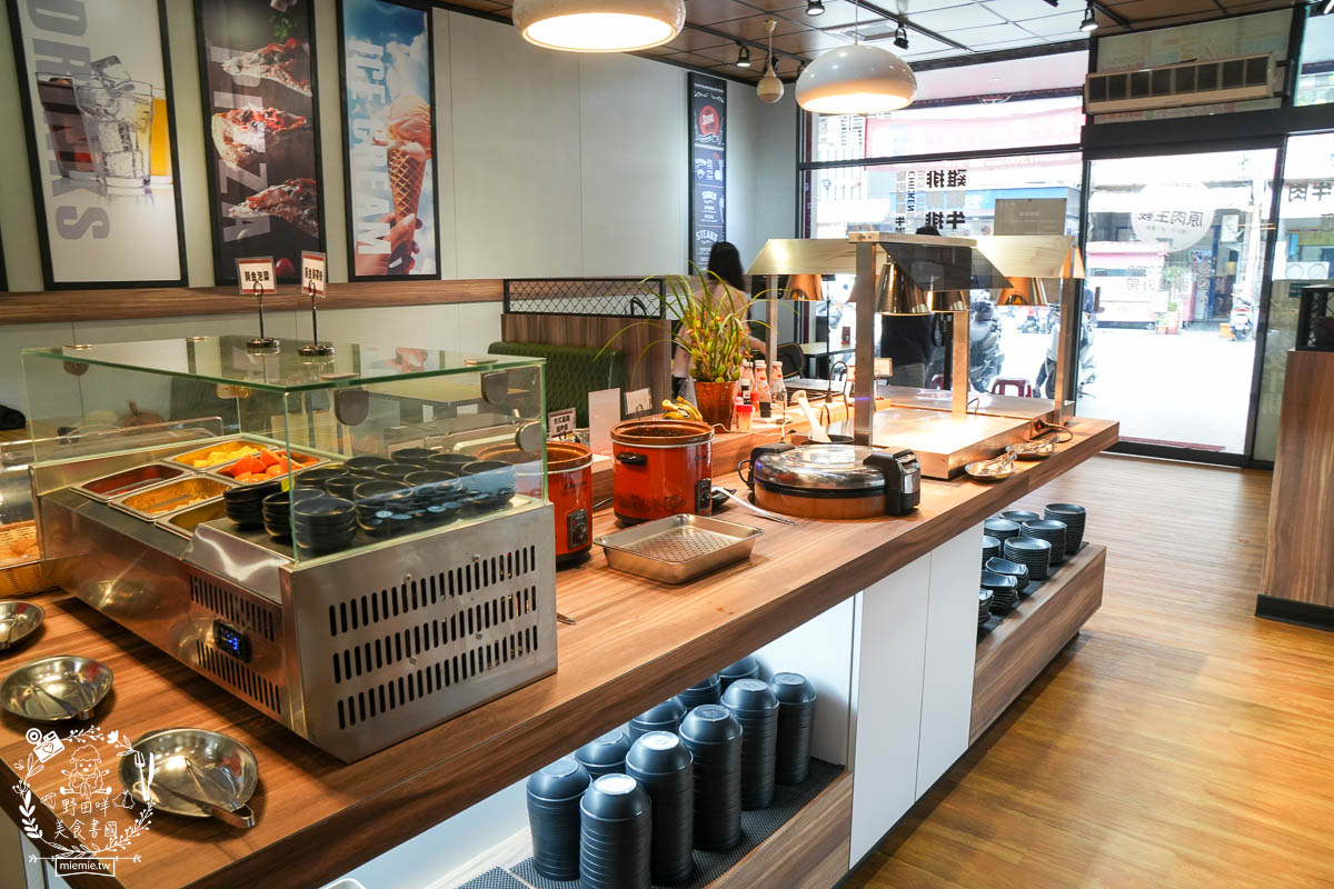 孫東寶plus館 小港崇文店|最低250元起披薩+炸物+滷肉咖哩+飲料冰淇淋超強自助吧吃到飽