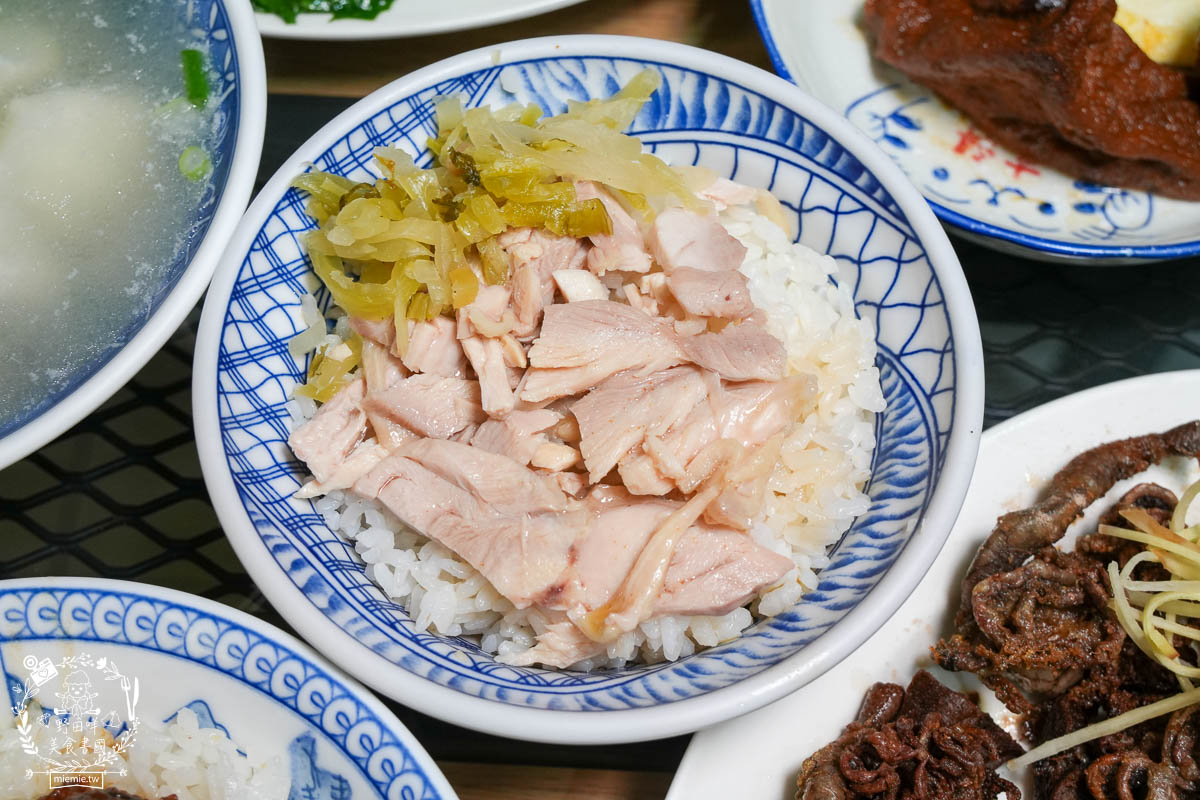鳳山小吃推薦[深海陳雞肉飯]鳳山在地20年的超人氣小吃！平日常常提早完售的鳳山美食！