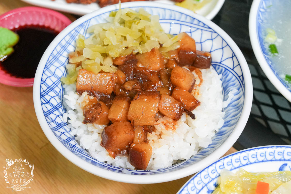 鳳山小吃推薦[深海陳雞肉飯]鳳山在地20年的超人氣小吃！平日常常提早完售的鳳山美食！