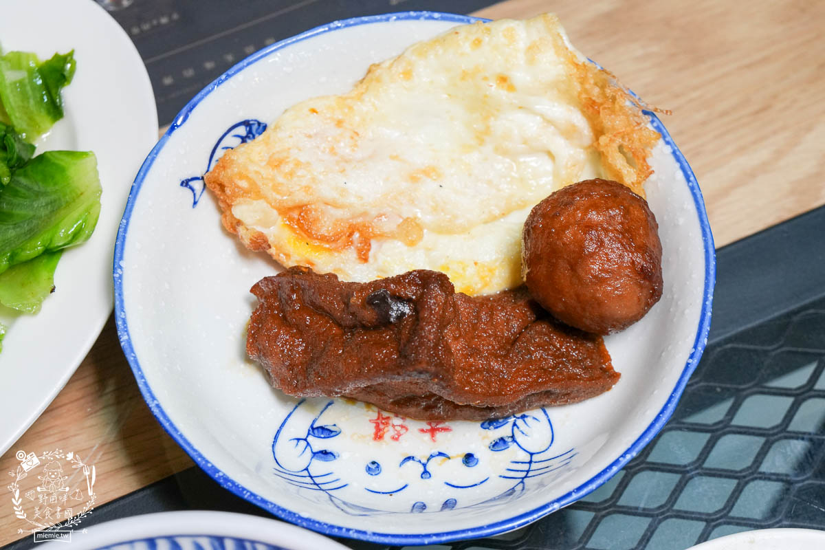 鳳山小吃推薦[深海陳雞肉飯]鳳山在地20年的超人氣小吃！平日常常提早完售的鳳山美食！