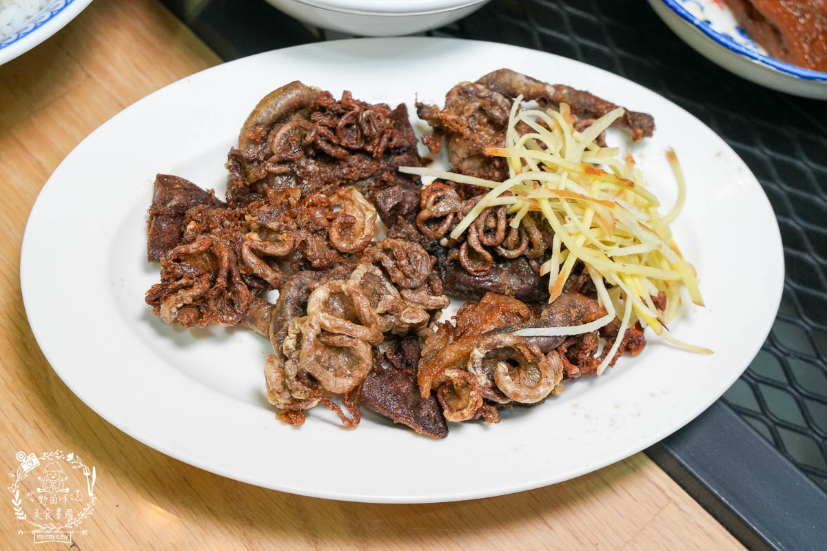 鳳山小吃推薦[深海陳雞肉飯]鳳山在地20年的超人氣小吃！平日常常提早完售的鳳山美食！