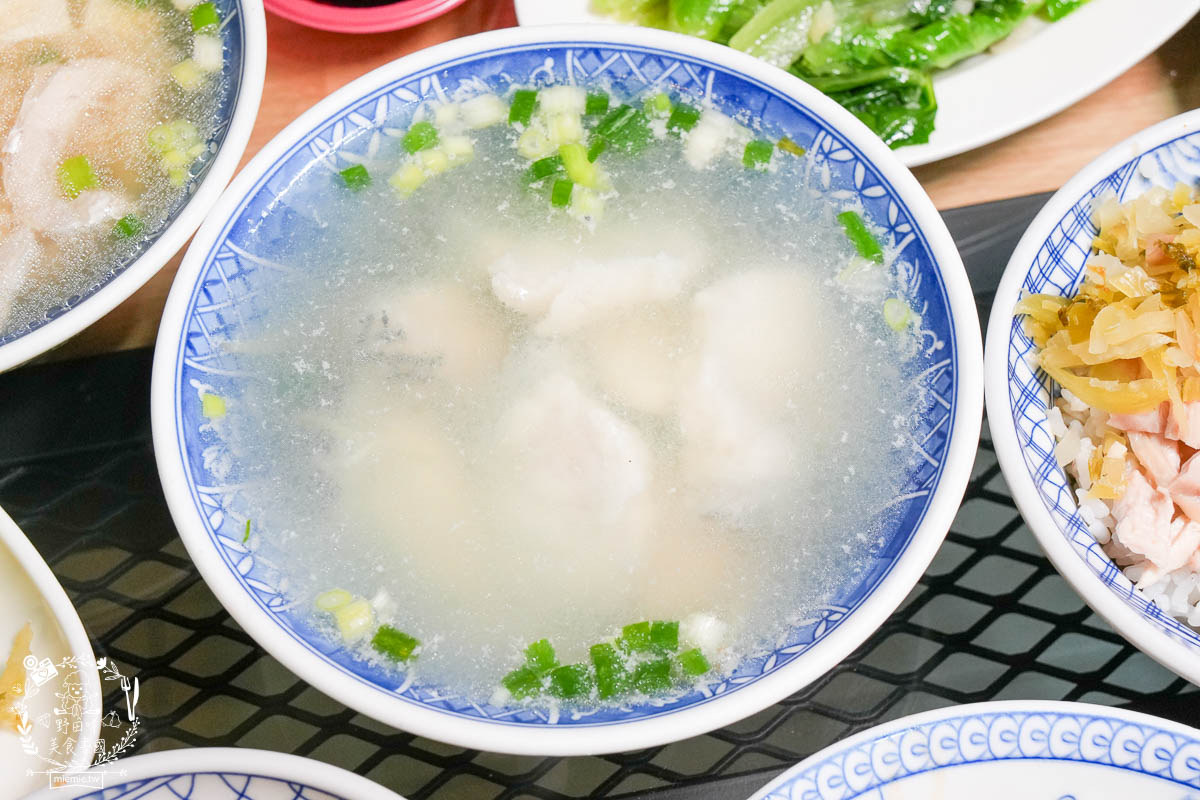 鳳山小吃推薦[深海陳雞肉飯]鳳山在地20年的超人氣小吃！平日常常提早完售的鳳山美食！